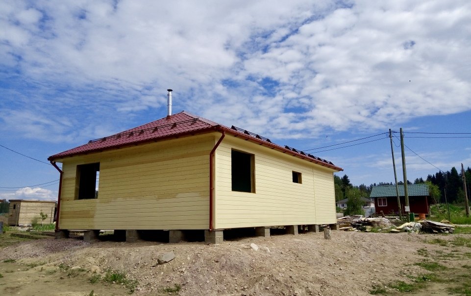 Одноэтажный, каркасно-щитовой дом 8х8 м и террасой 3×4.5 м. - 4